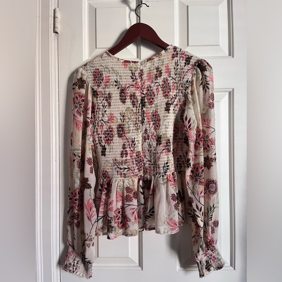 Olivaceous size L peplum balloon sleeve top EUC - Picture 5 of 9